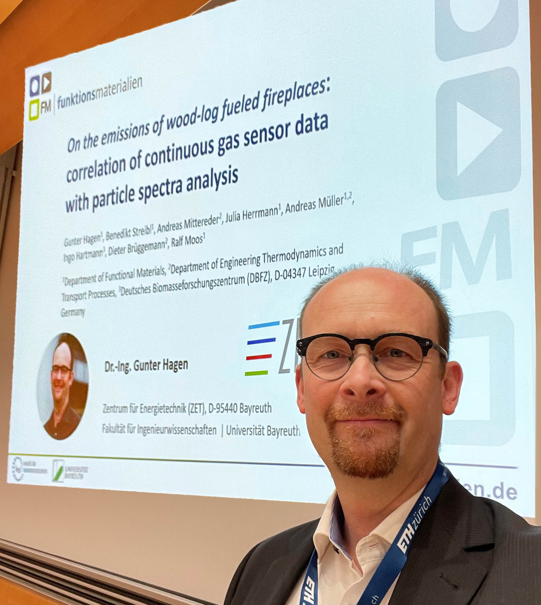Dr.-Ing. Gunter Hagen hält seinen Vortrag auf der Nanoparticles in Zürich