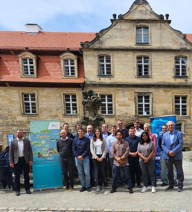Gruppenbild Statusseminar des TAO-Graduiertenkollegs „Energieautarke Gebäude“ auf Schloss Thurnau