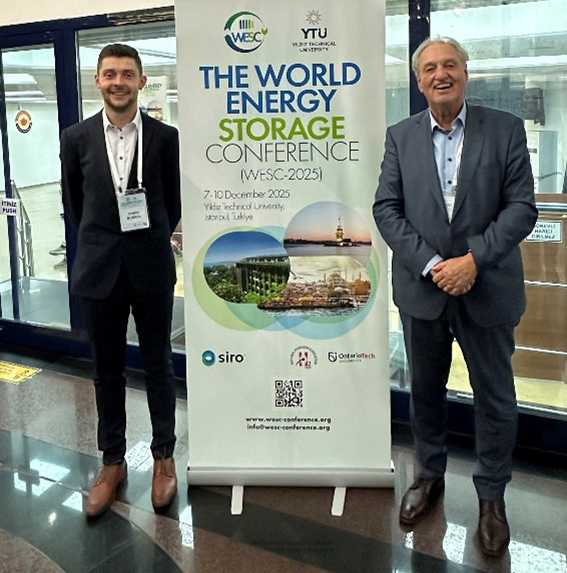 Prof. Dieter Brüggemann und Chris Burkel vom ZET auf der 5. World Energy Storage Conference in Istanbul